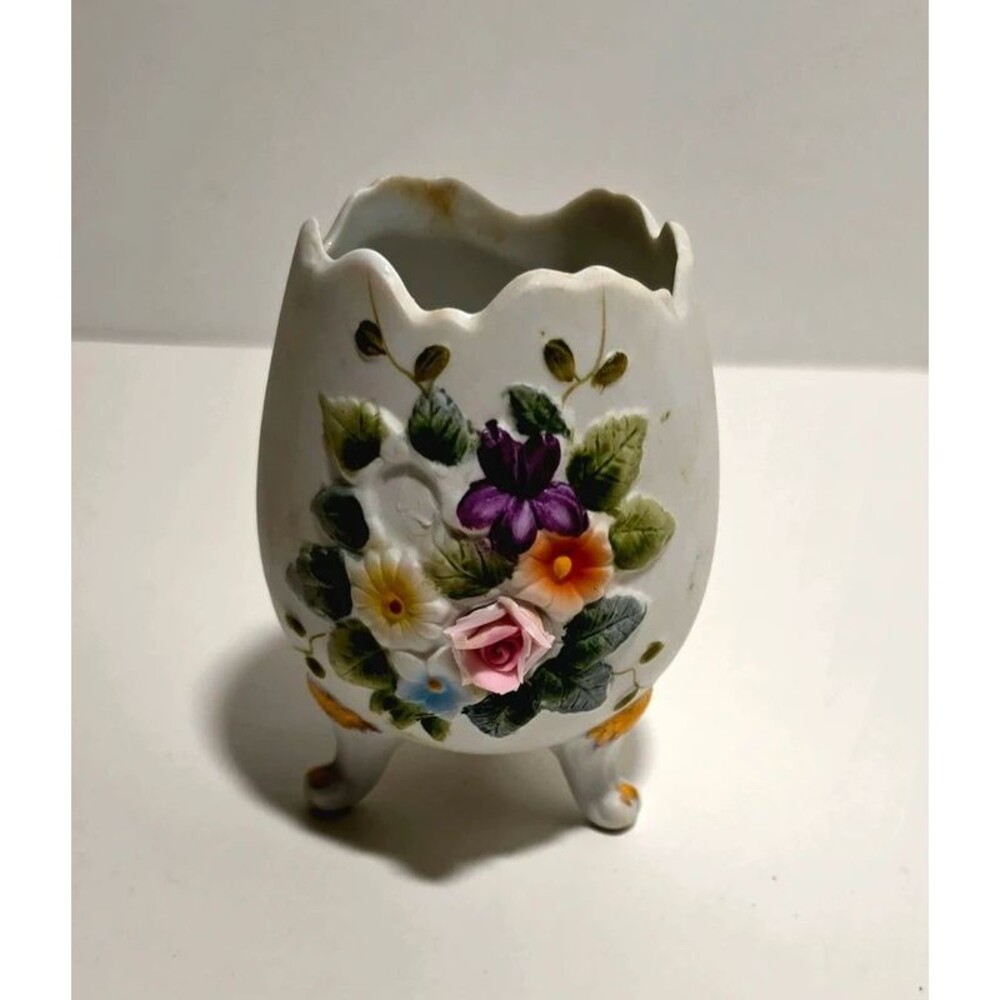 Lefton China Egg figurine